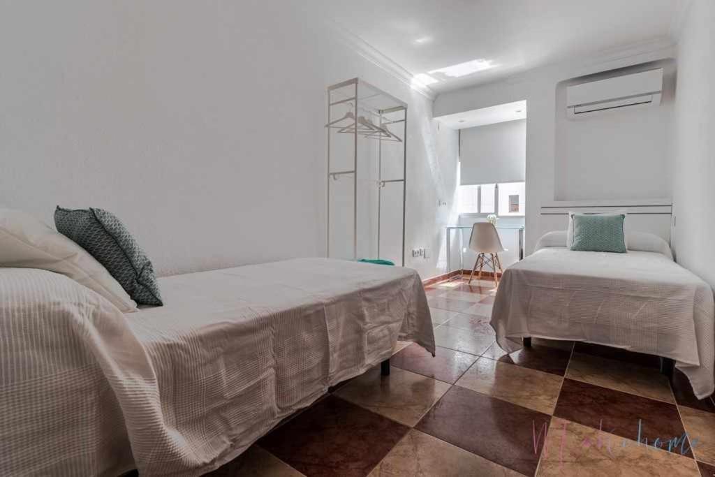 Suite Con Jacuzzi En El Centro Vistas Y Garaje Уэльва Экстерьер фото